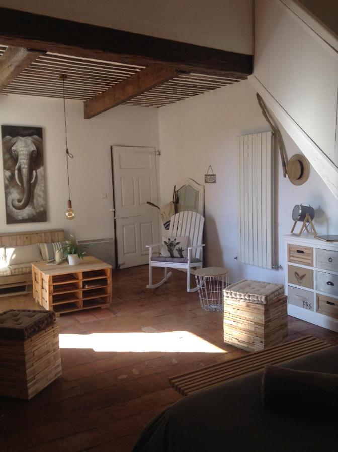 La Demeure Bed & Breakfast Eyguières Екстериор снимка